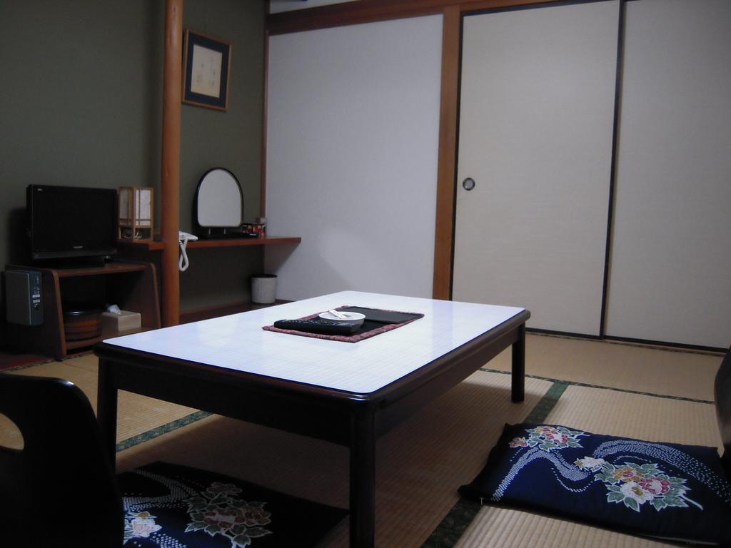 Ryokan Marue Honkan Hitoyoshi Exterior foto